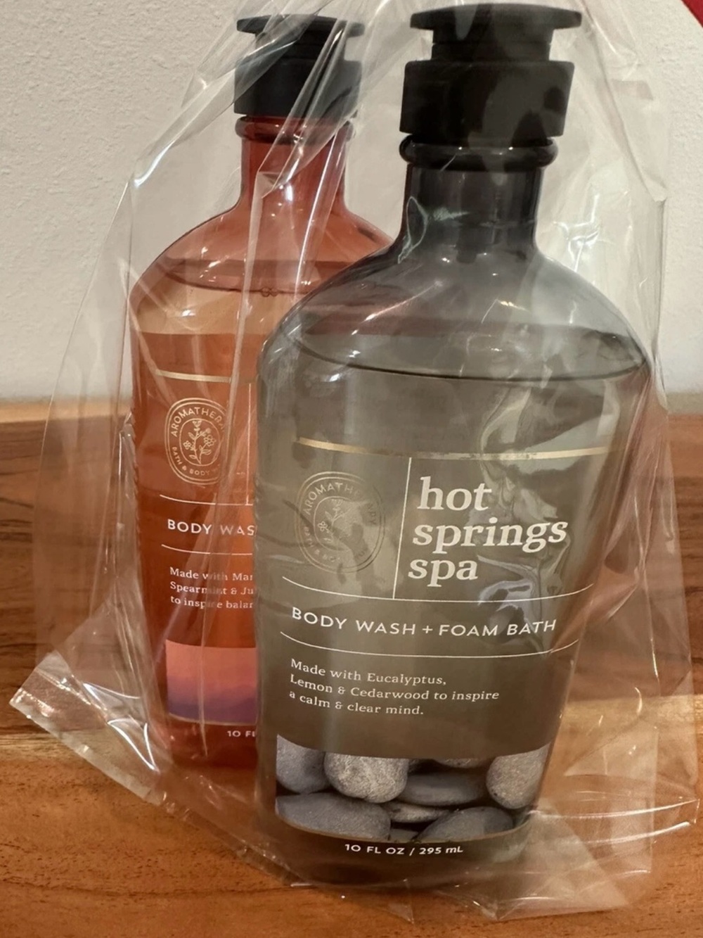 Bath & Body Works: Aromatherapy Body Wash Hot Springs Spa & Sunrise Yoga